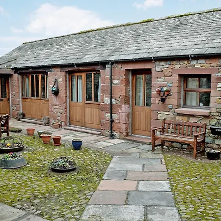 Holiday home Swallow's Nest Crackenthorpe